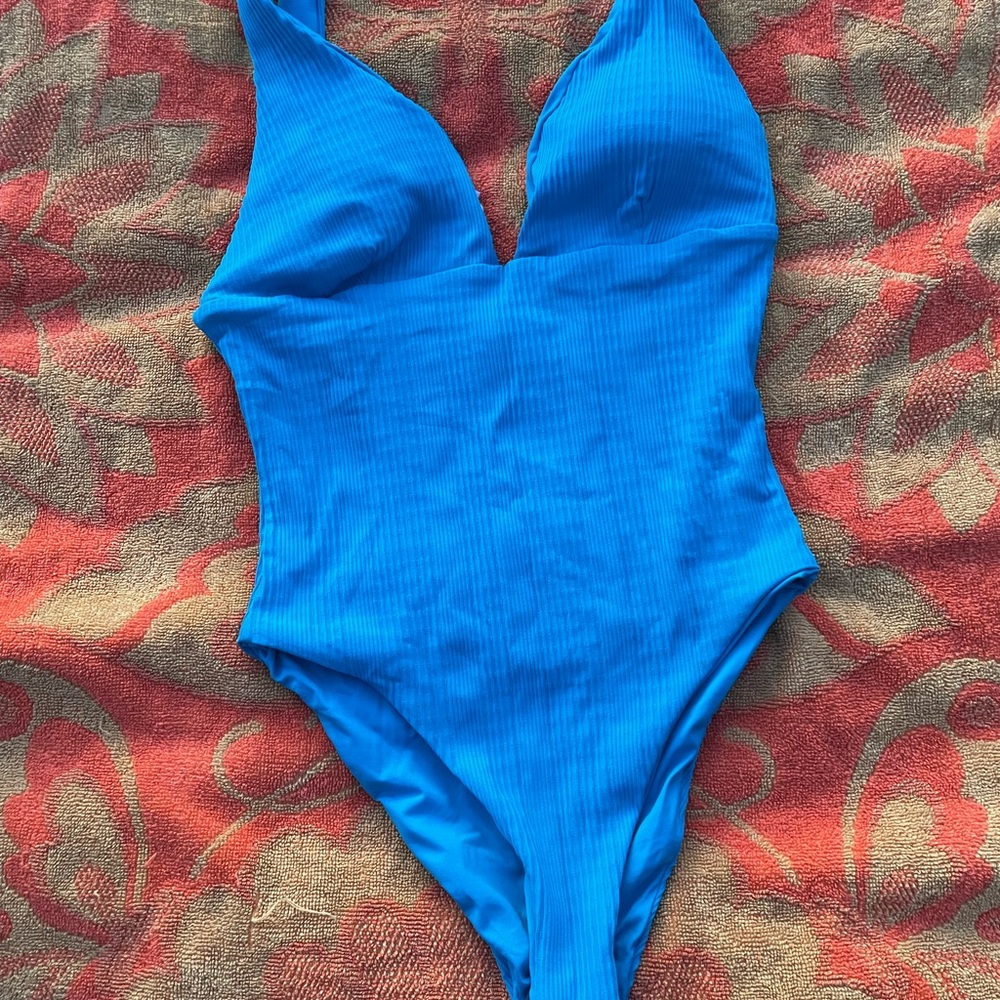 L*Space Katniss NWT Blue V-Neck Sz small Swimsuit in Classic Royal FLATTERING✨
